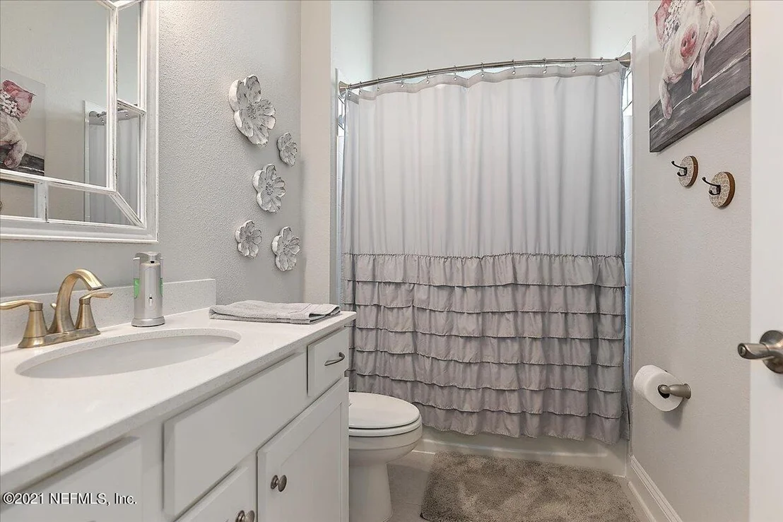 Photo of 105 OAK SHADOW Place