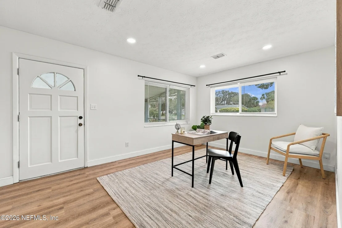 Photo of 25 SANDRA Drive