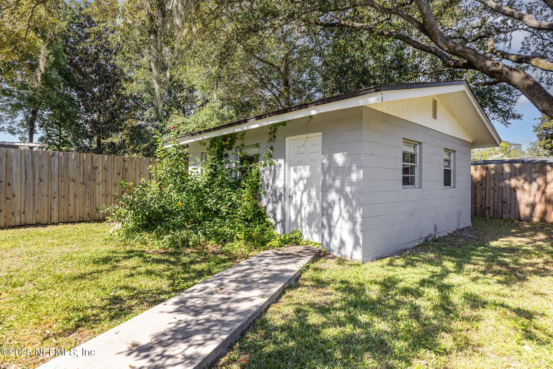 Photo of 7433 LEROY Drive