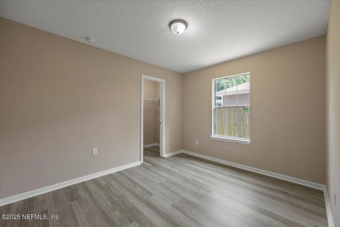Photo of 4527 CLAIRMONT Road
