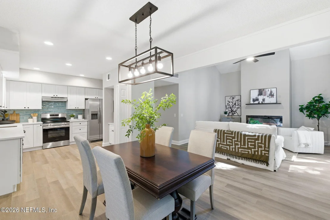 Photo of 5534 MARINERS COVE Drive