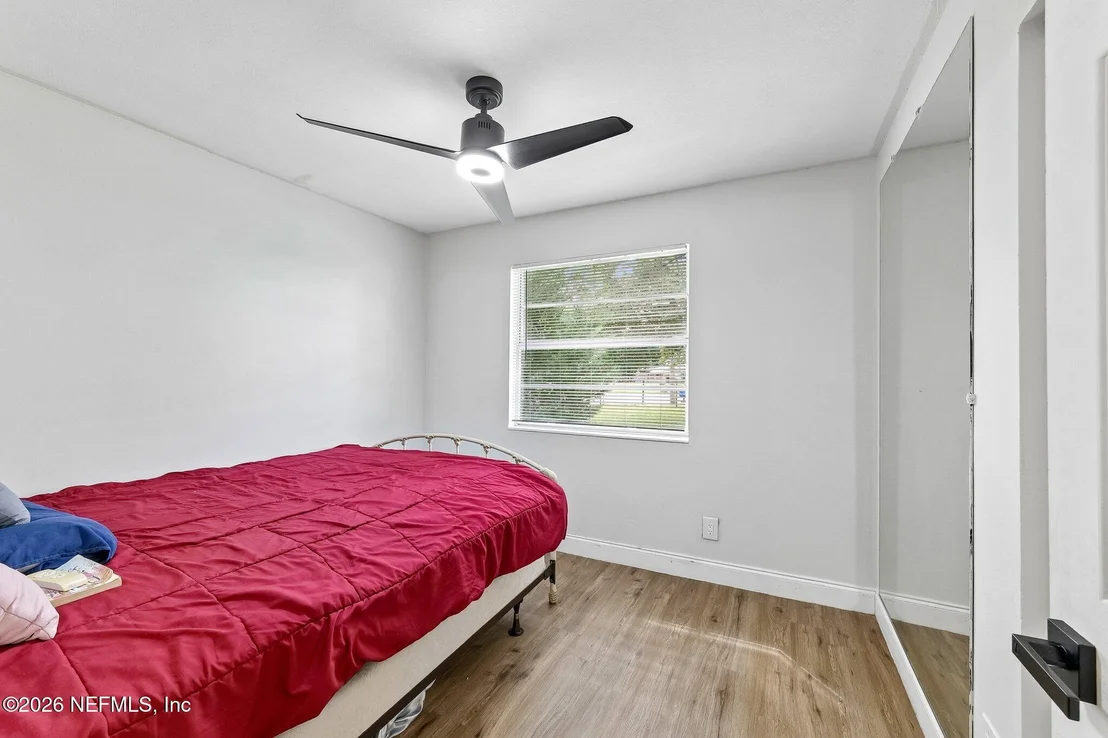 Photo of 5121 DUNSTAN Road