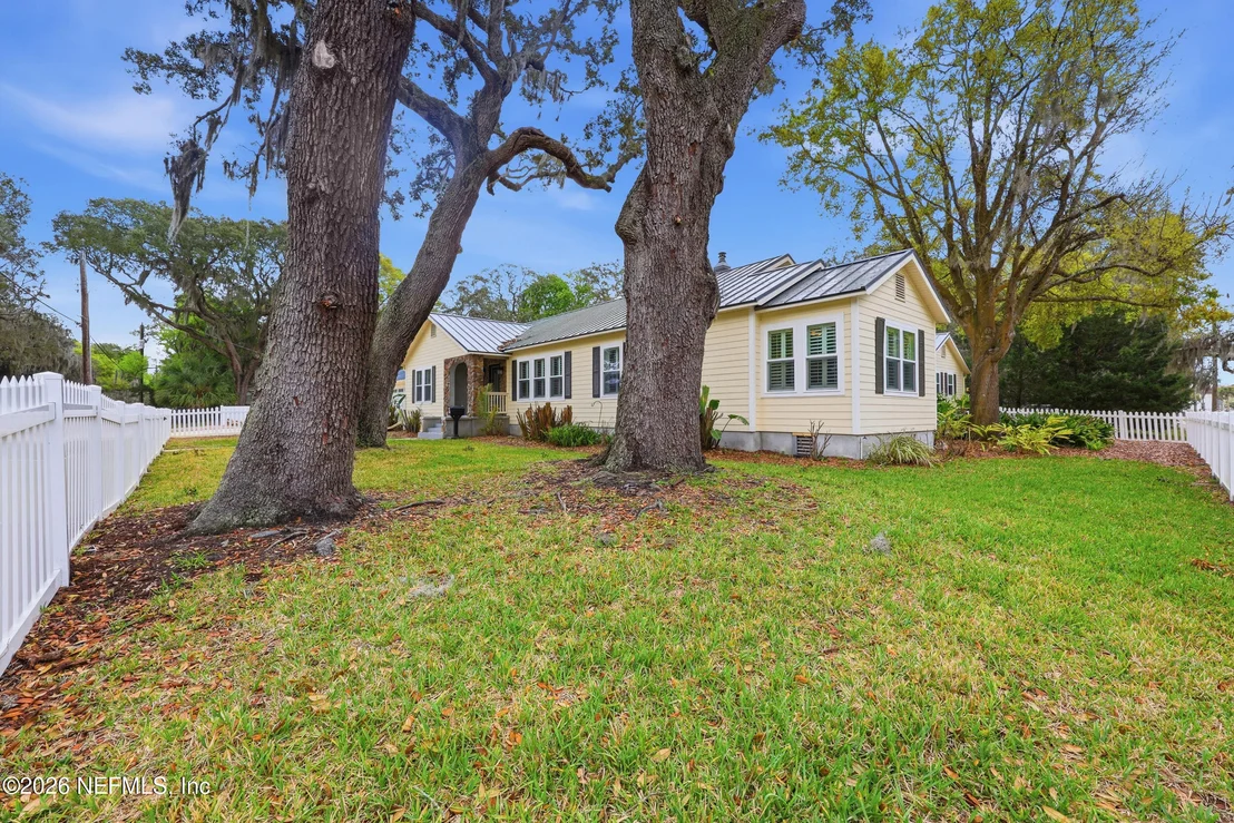 Photo of 17 SYLVAN Drive