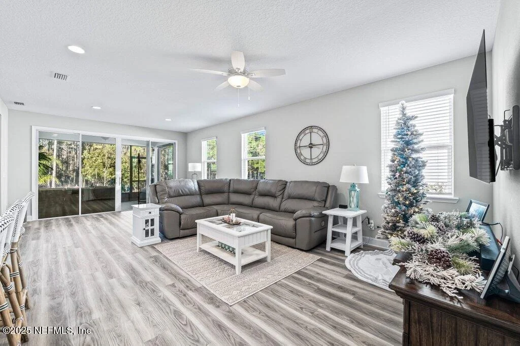 Photo of 1917 AMBERLY Drive