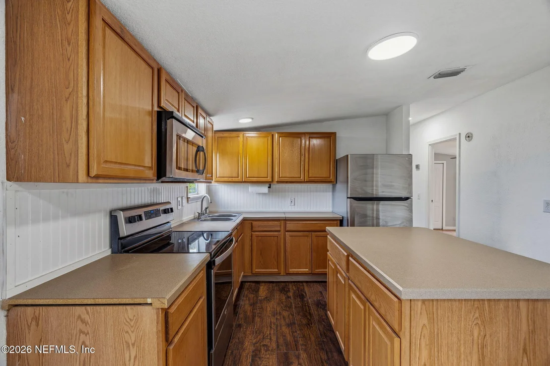 Photo of 2775 LIGHTNING Way