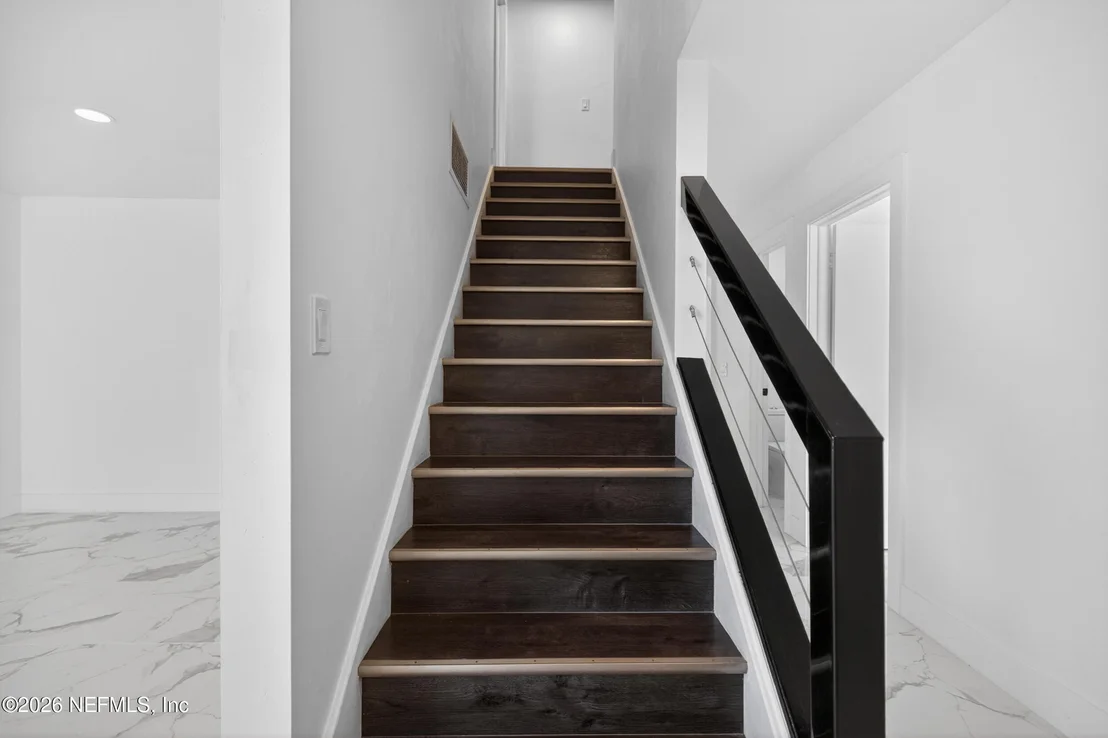Photo of 1407 GRANDVIEW Drive