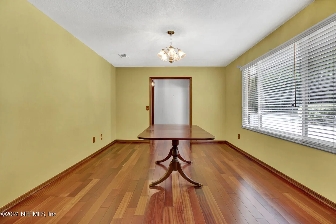 Photo of 2527 BEGONIA Drive