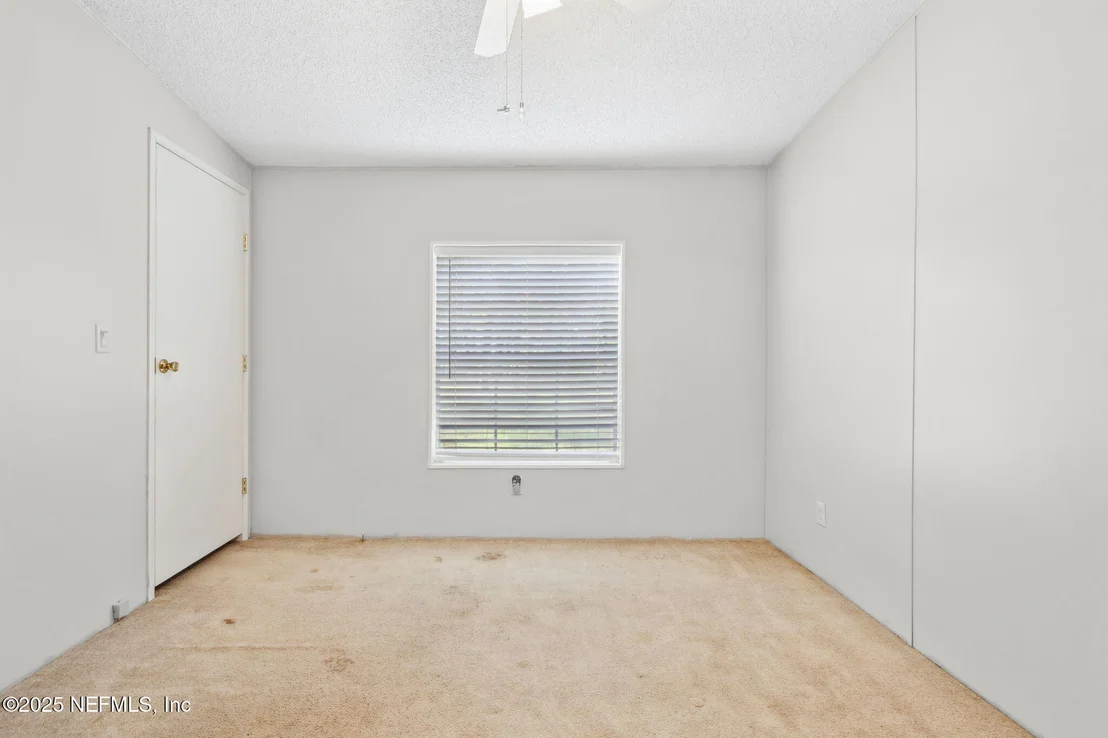 Photo of 812 JONATHAN Road