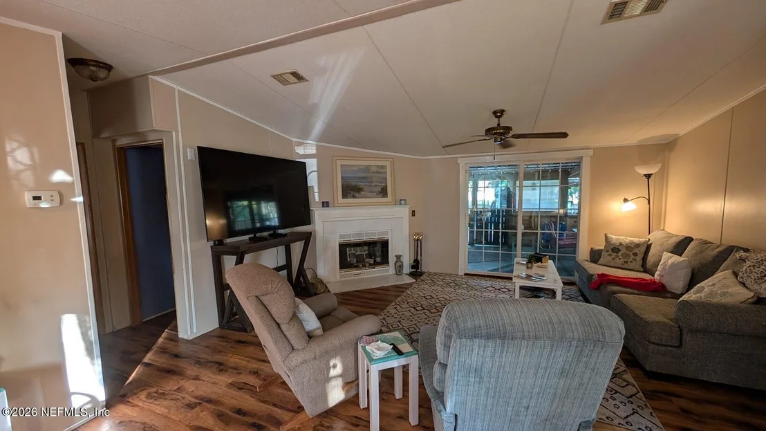 Photo of 105 ILLINOIS Drive
