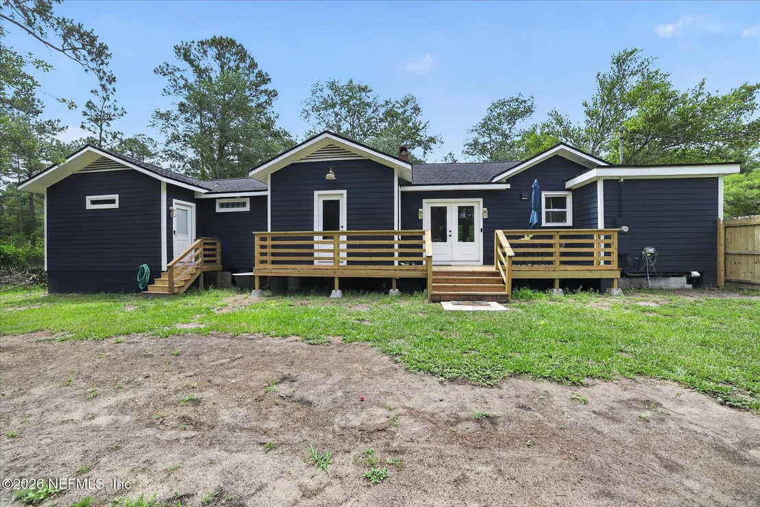Photo of 28180 LAKE HAMPTON Road
