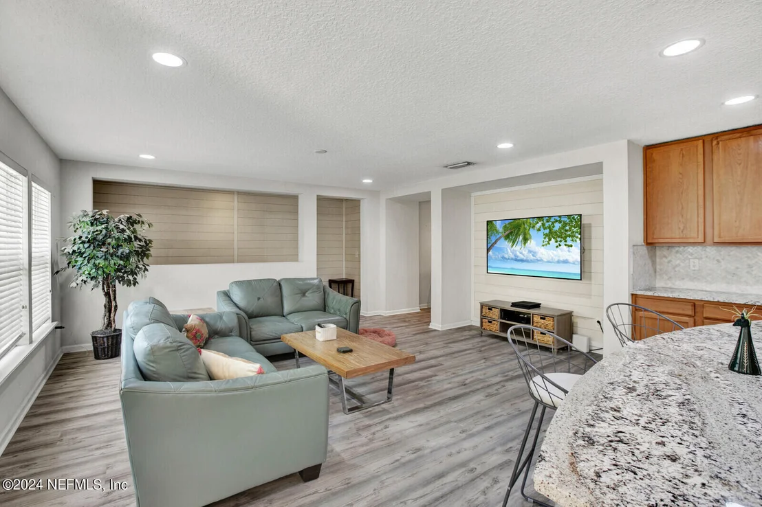 Photo of 120 BEDSTONE Drive