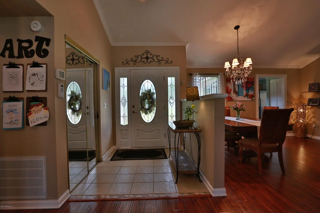 Photo of 4340 QUEENSWAY Drive