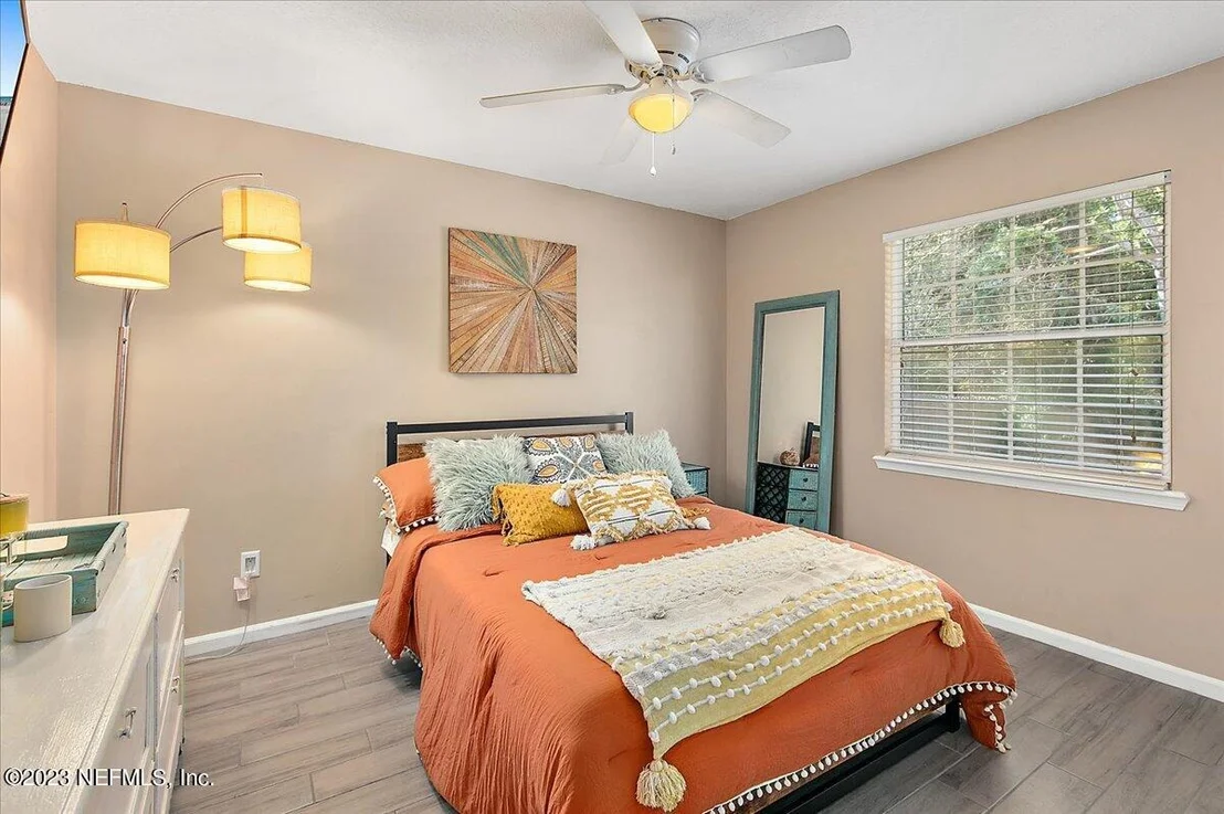 Photo of 910 LONG LAKE Drive