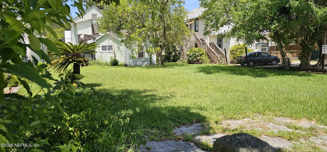 Photo of 37 GROVE Avenue