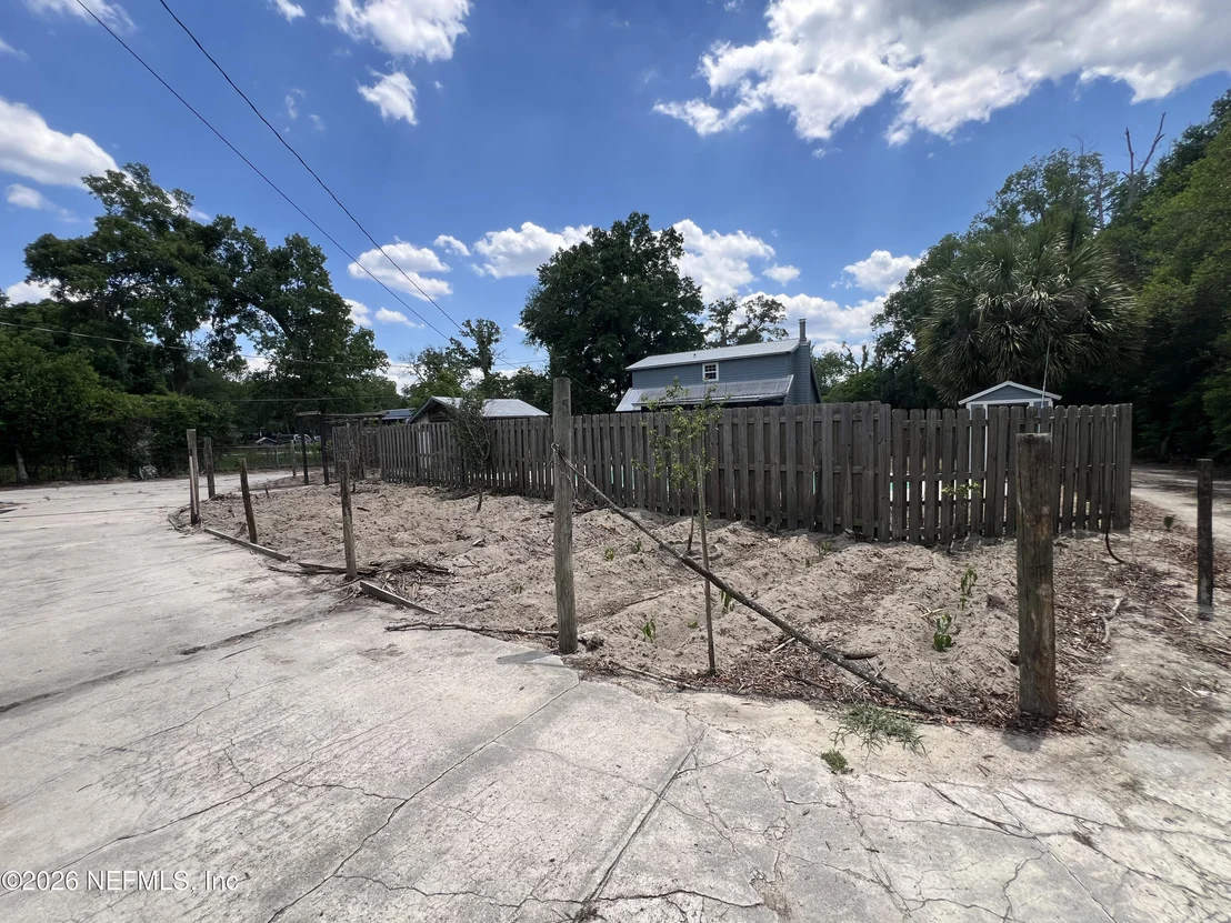 Photo of 468 TAYLOR Avenue