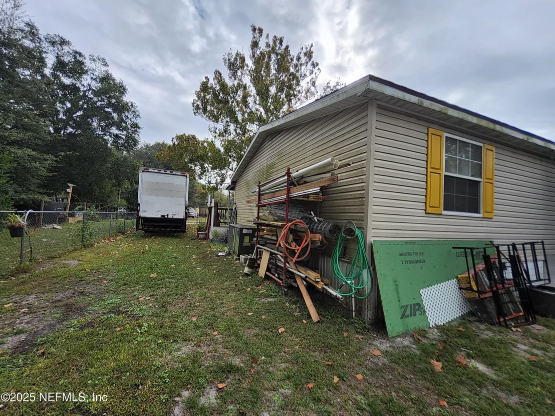 Photo of 8123 VINING Street