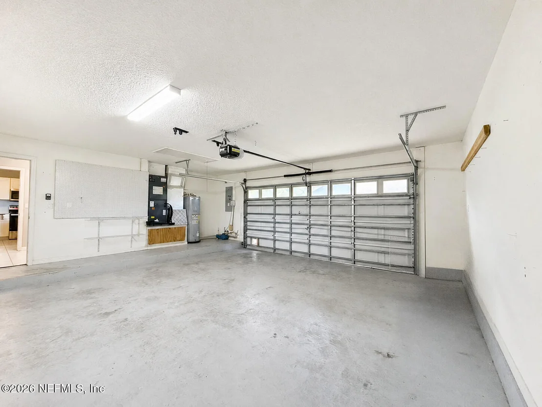 Photo of 3345 KINGS Road S