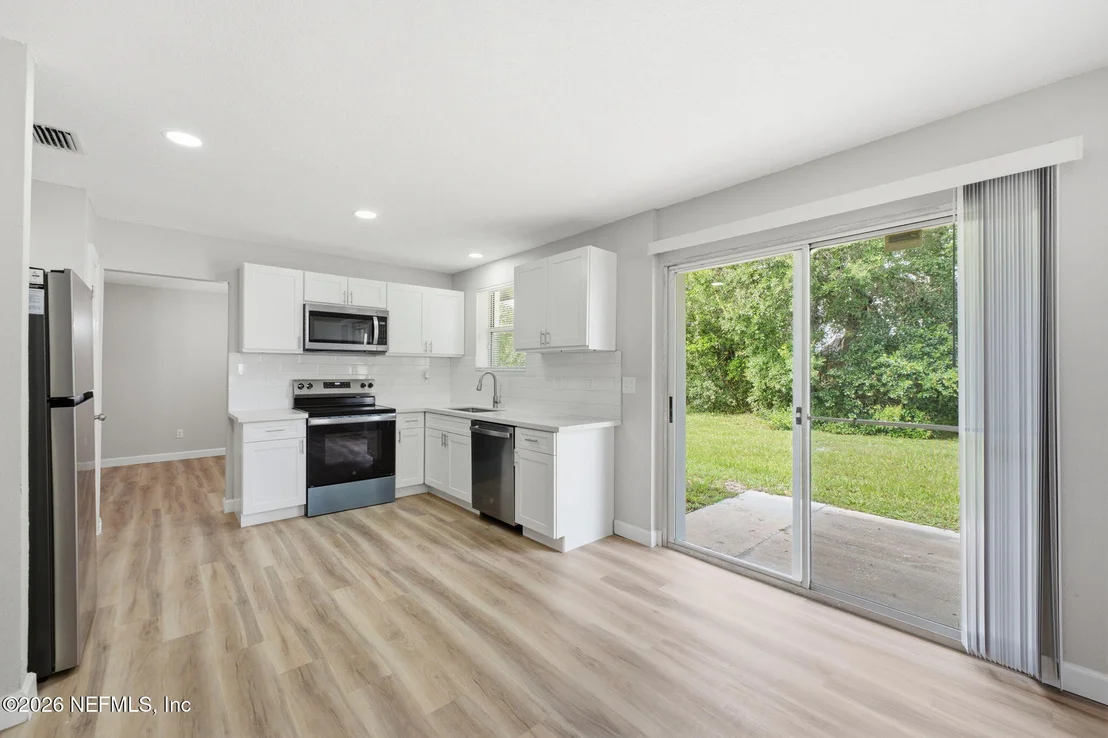 Photo of 6638 CHAMPLAIN Road