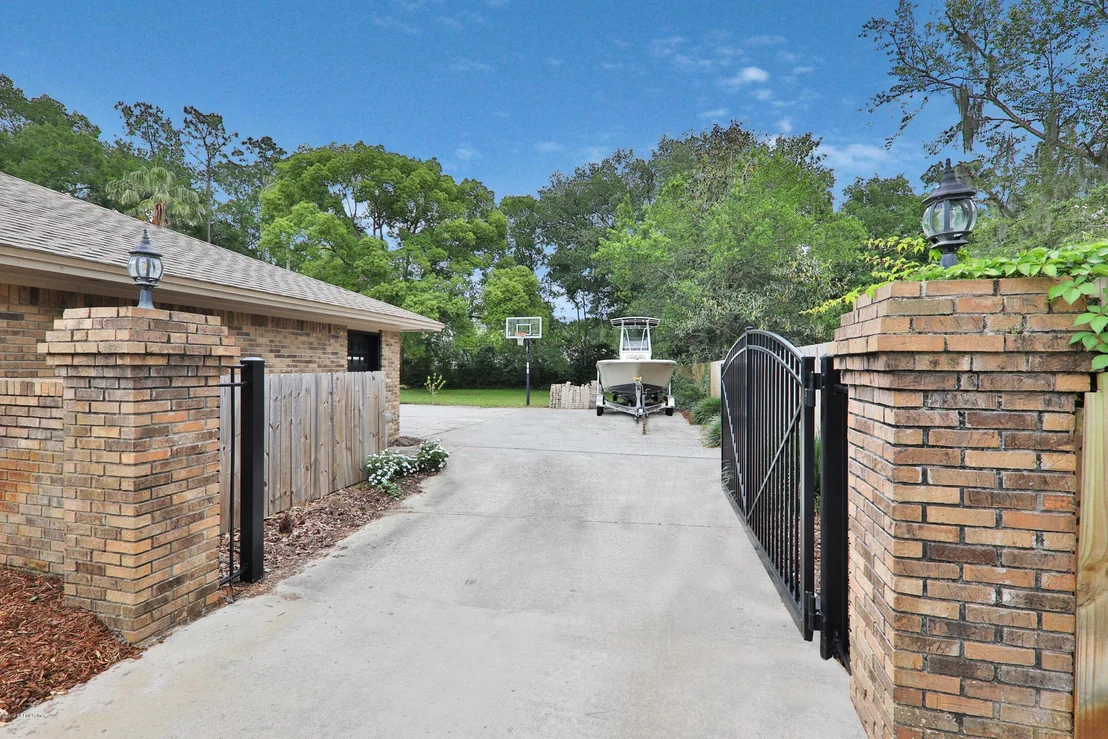 Photo of 8119 PINE LAKE Road