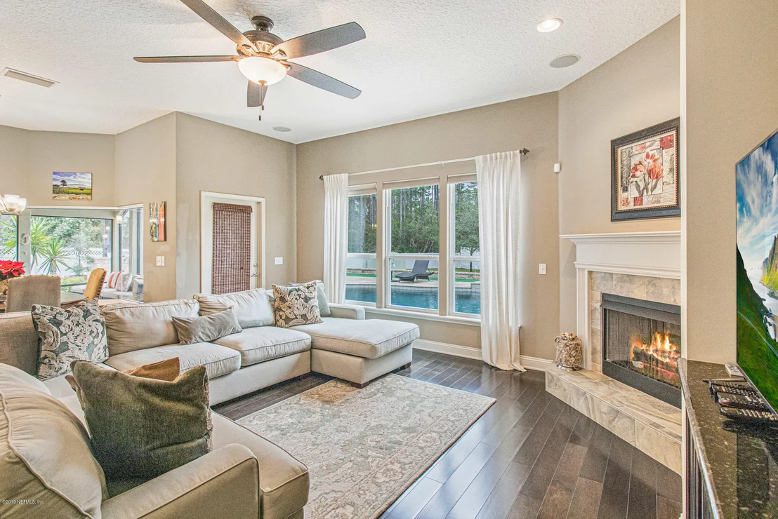 Photo of 428 PAISLEY Place