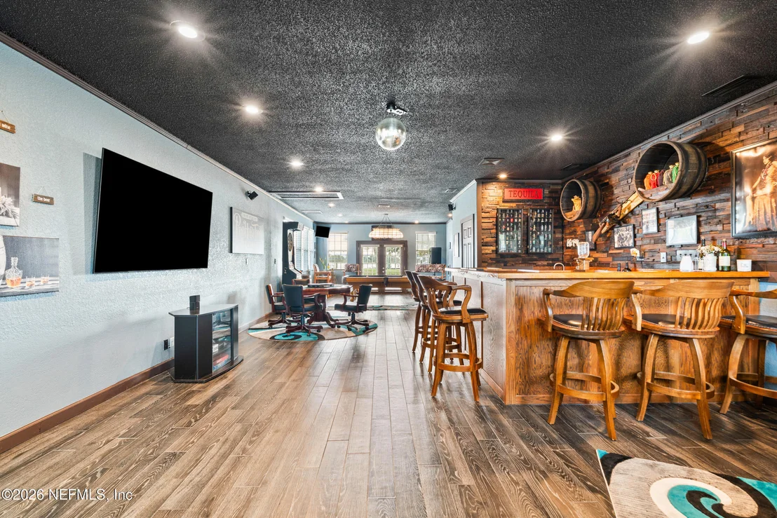 Photo of 5992 HECKSCHER Drive