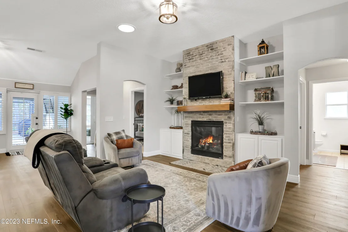 Photo of 1809 LOCHAMY Lane
