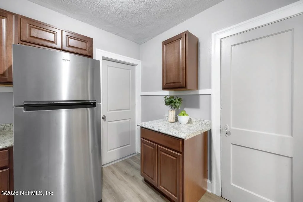 Photo of 2550 SUMMIT Street