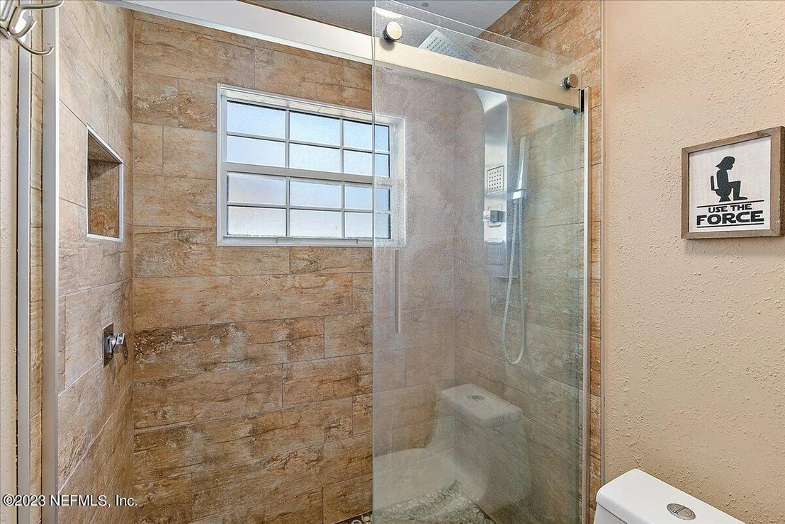 Photo of 910 LONG LAKE Drive