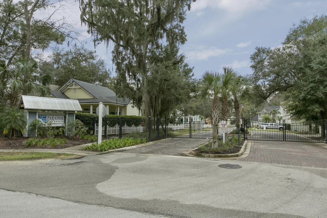 Photo of 941 Paradise Circle