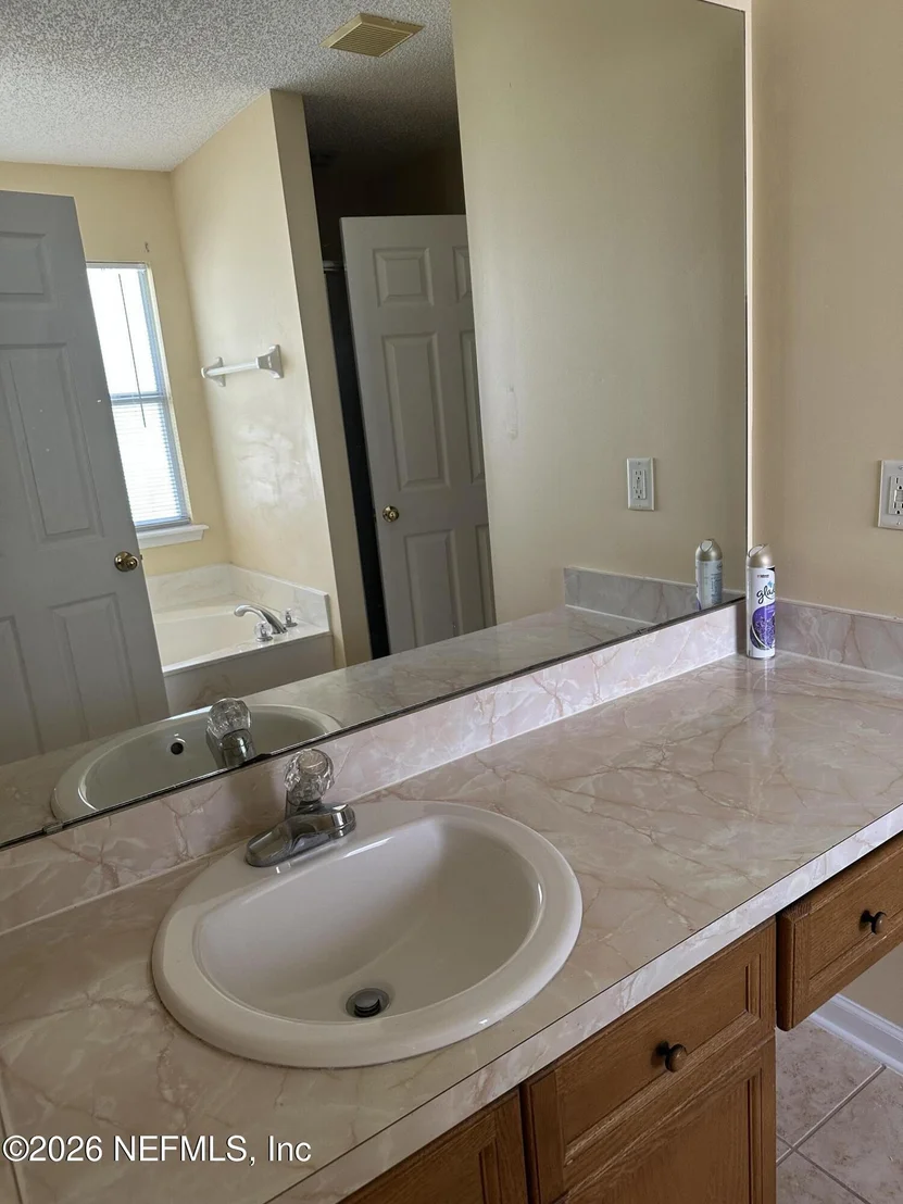 Photo of 1658 NORTHGLEN Circle