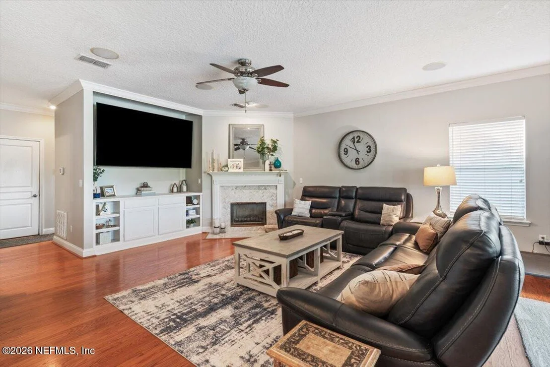 Photo of 817 EAGLE POINT Drive