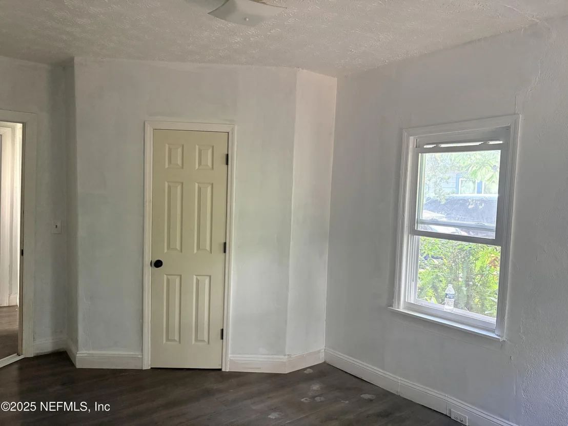 Photo of 1630 STEELE Street