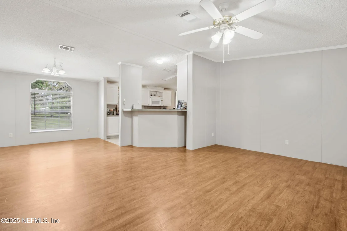 Photo of 812 JONATHAN Road