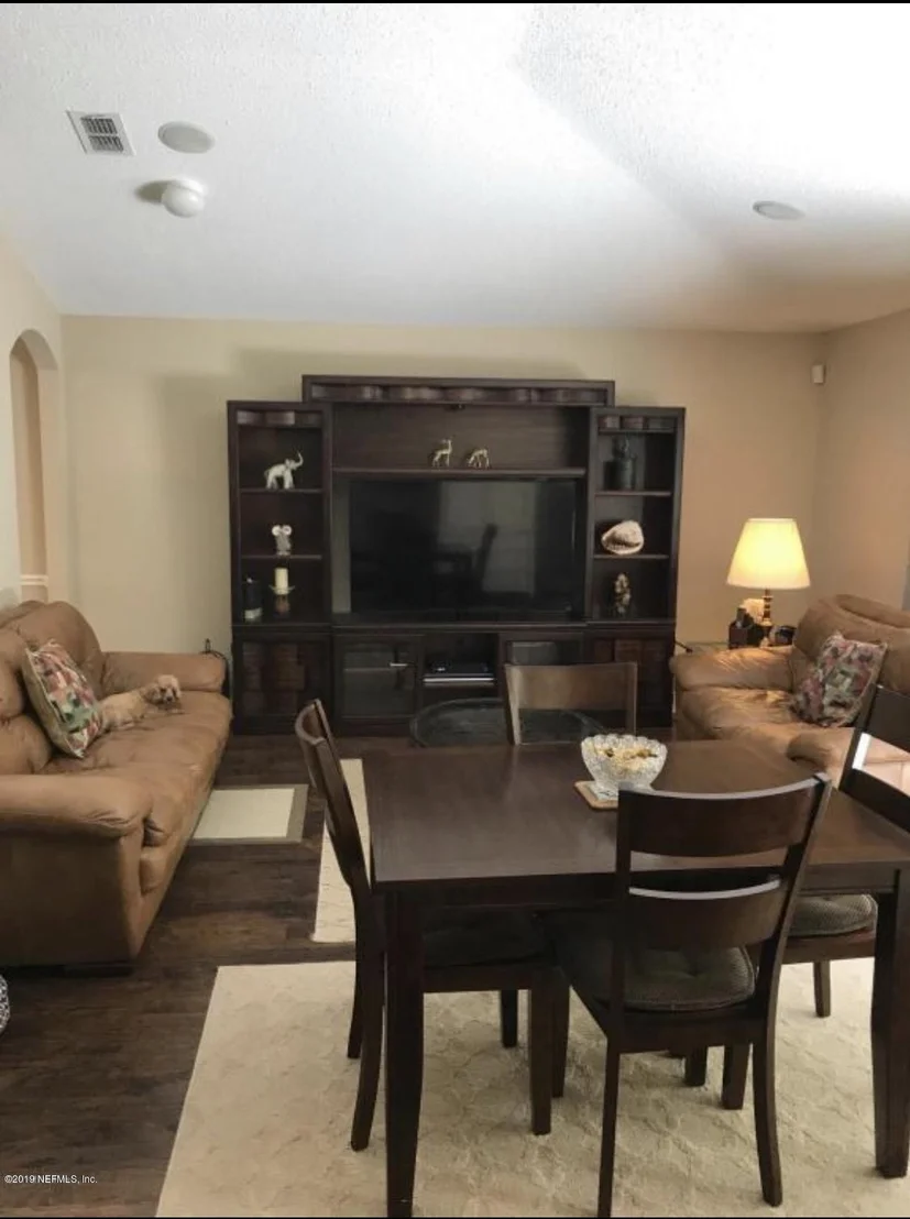 Photo of 689 MACKENZIE Circle