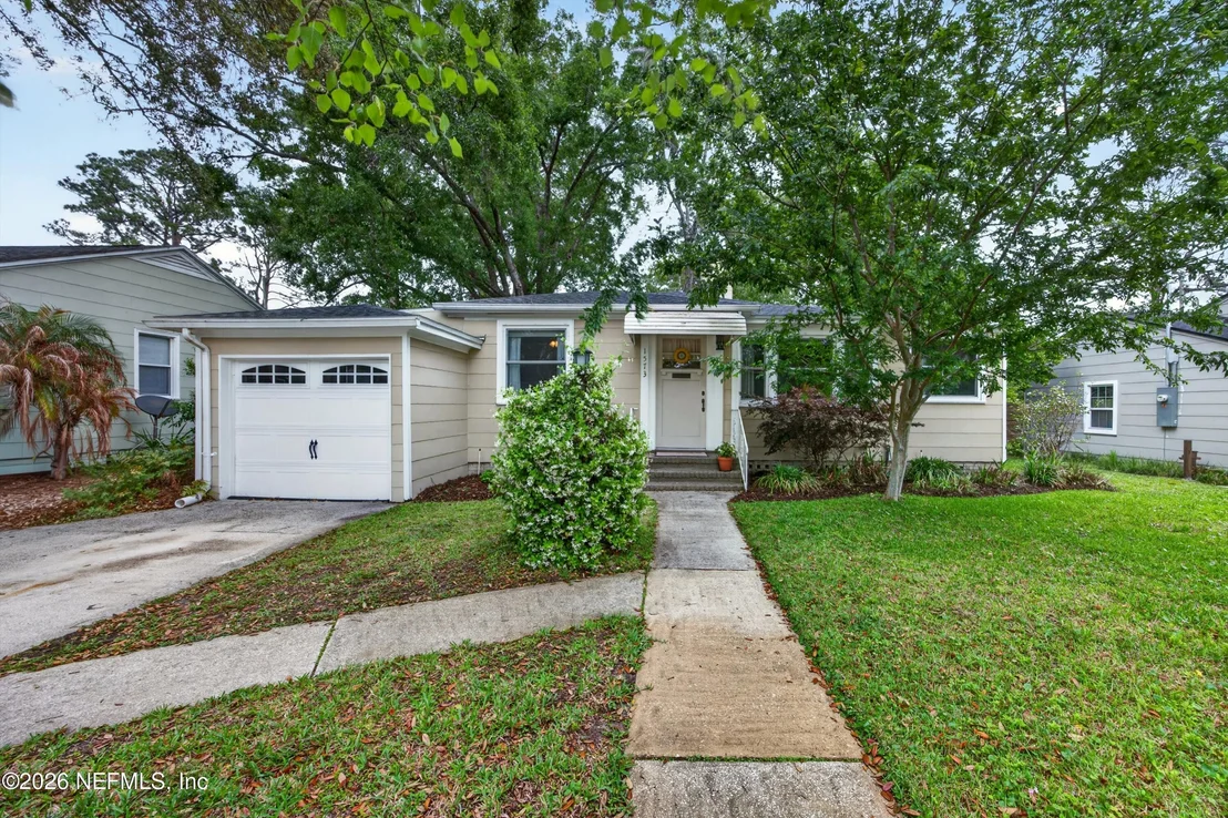 Photo of 1573 CHARON Road