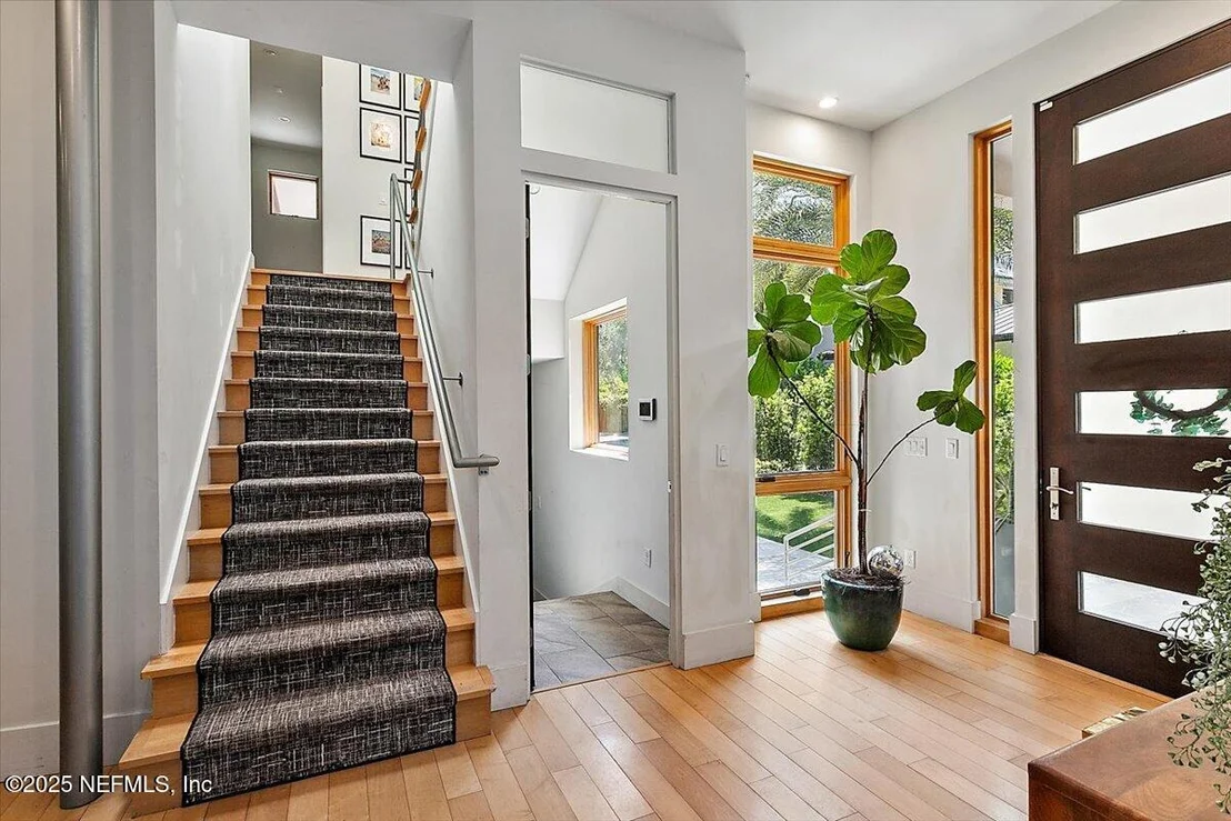 Photo of 2446 SEMINOLE Road