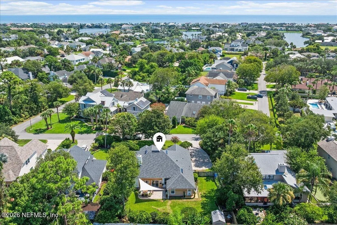 Photo of 525 SUNSET Drive