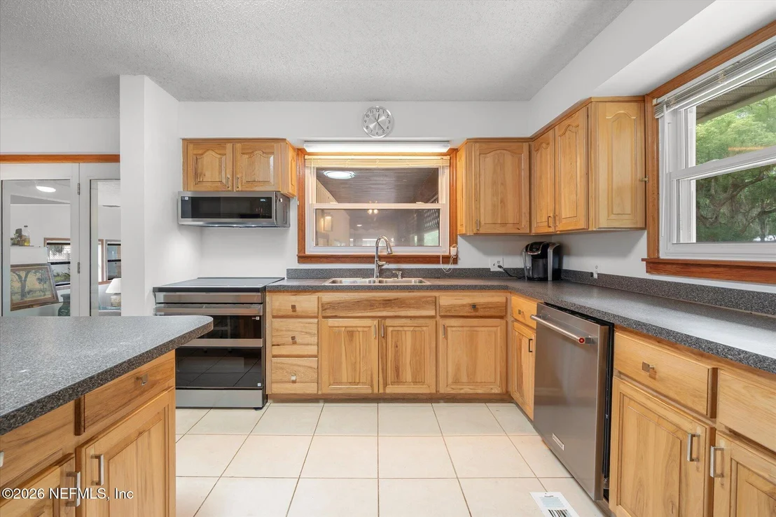 Photo of 500 WALNUT Street