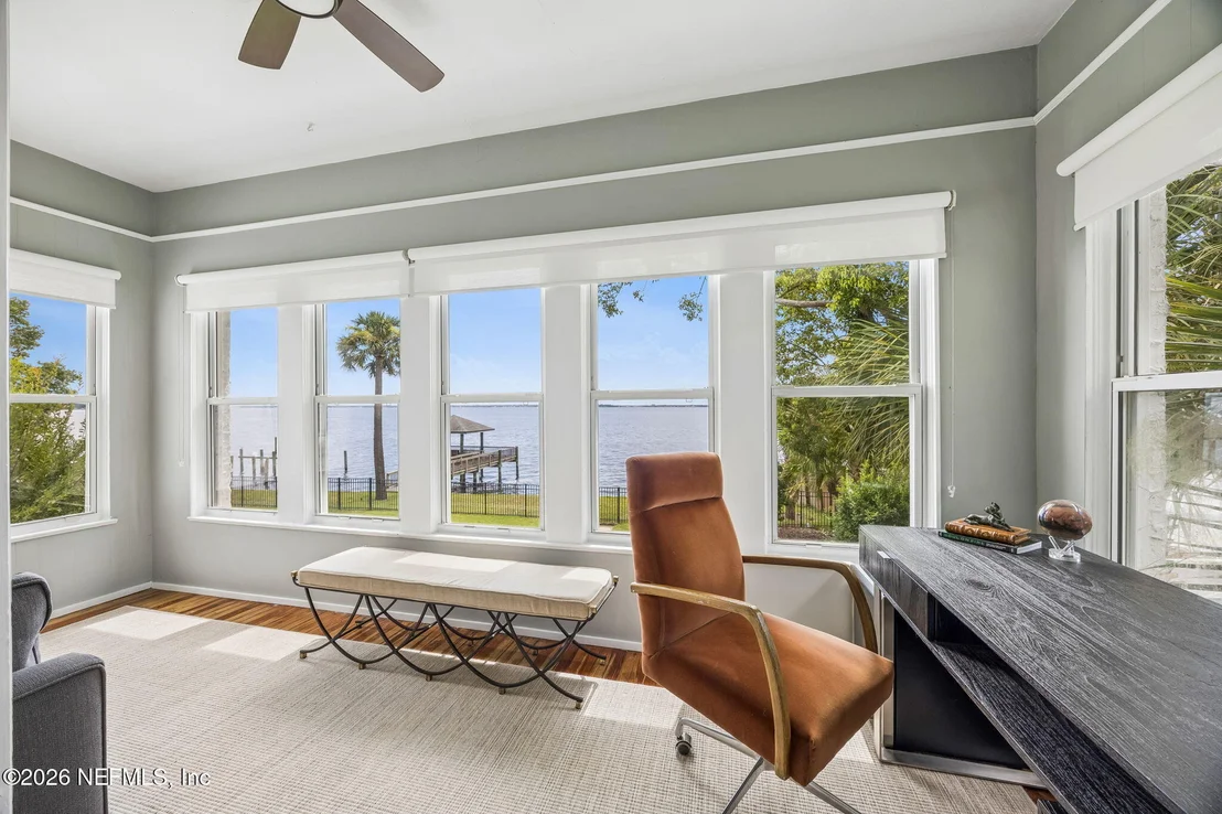 Photo of 1676 RIVER Road