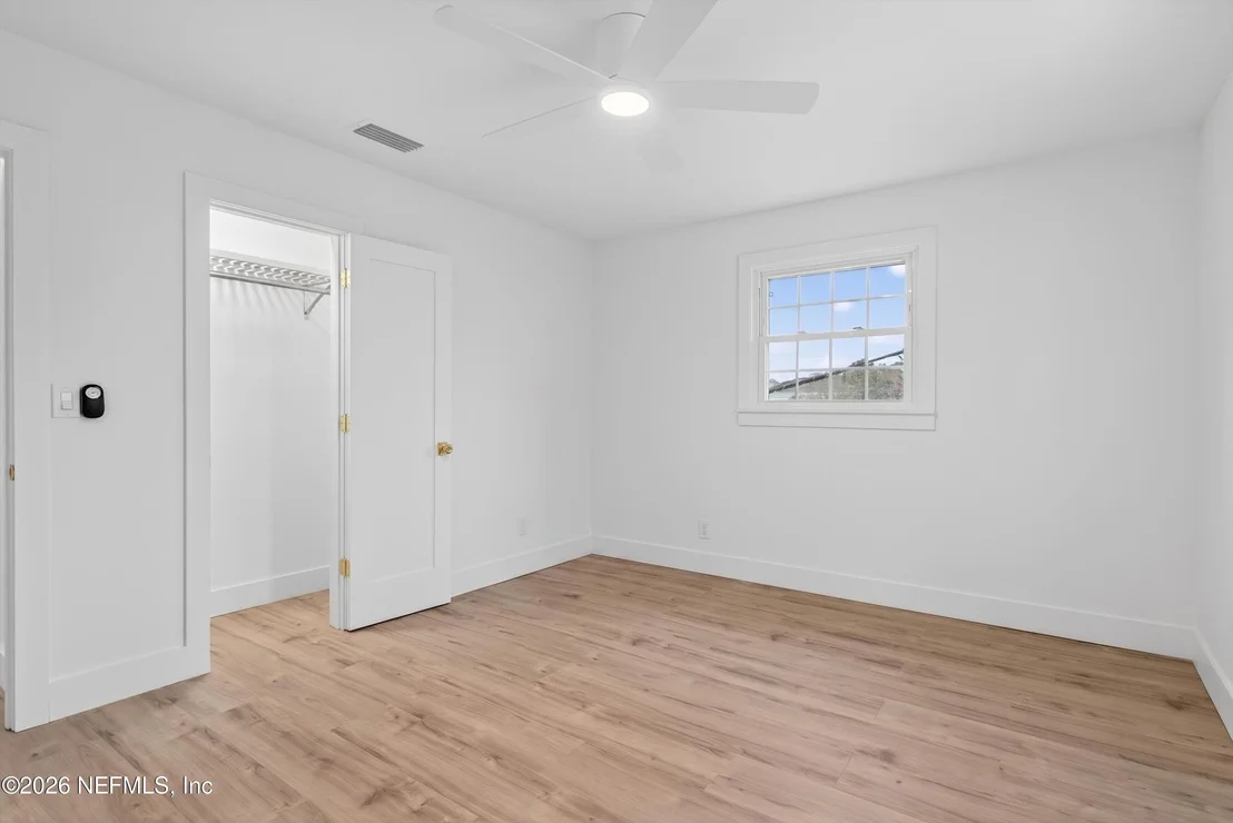 Photo of Unit 7B at 83 COMARES Avenue