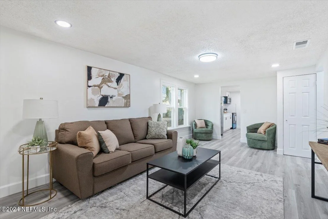 Photo of 4029 EDISON Avenue