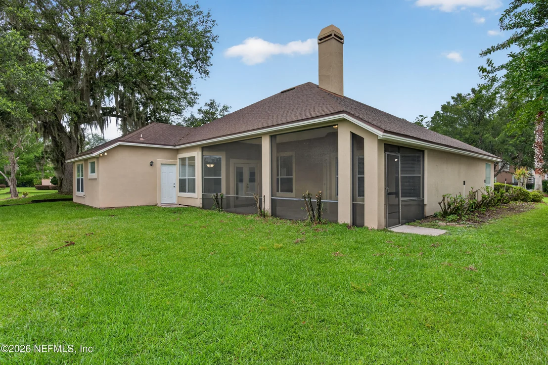 Photo of 587 OAKMONT Drive