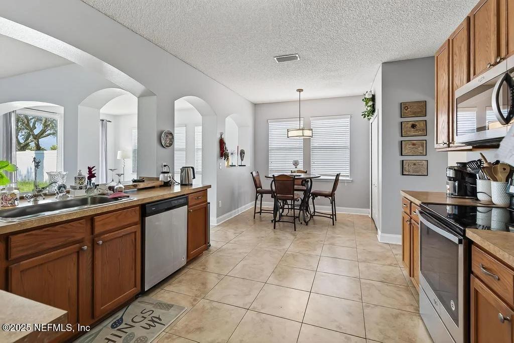 Photo of 12418 TROPIC Drive