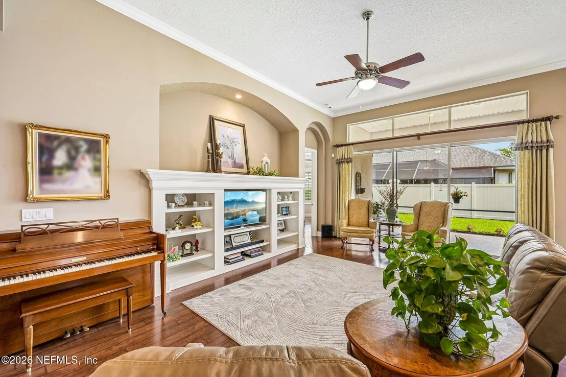 Photo of 325 ISLAND GREEN Drive