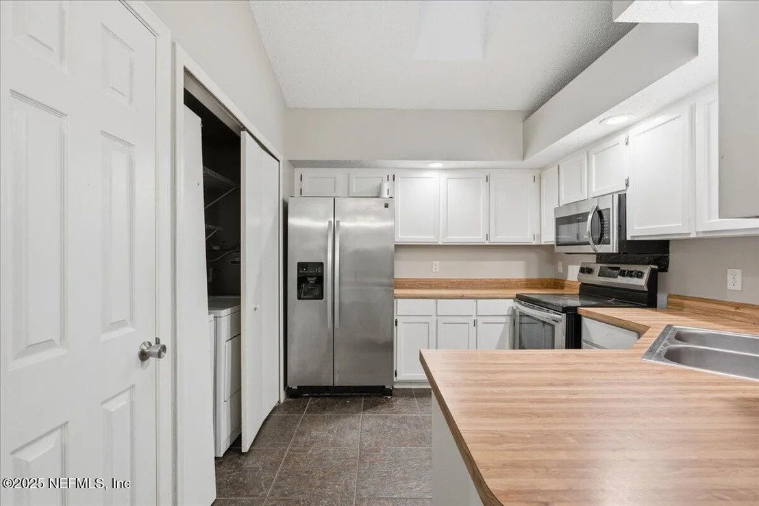 Photo of 2467 TOWNSQUARE Drive
