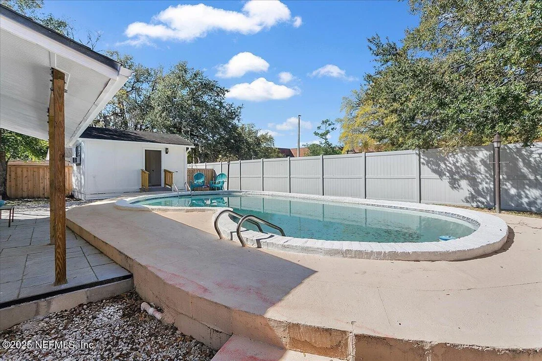 Photo of 1282 MACARTHUR Street