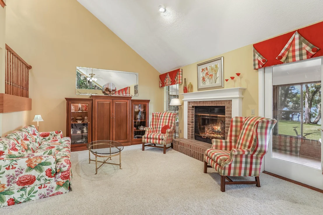 Photo of 8232 RIVER Road