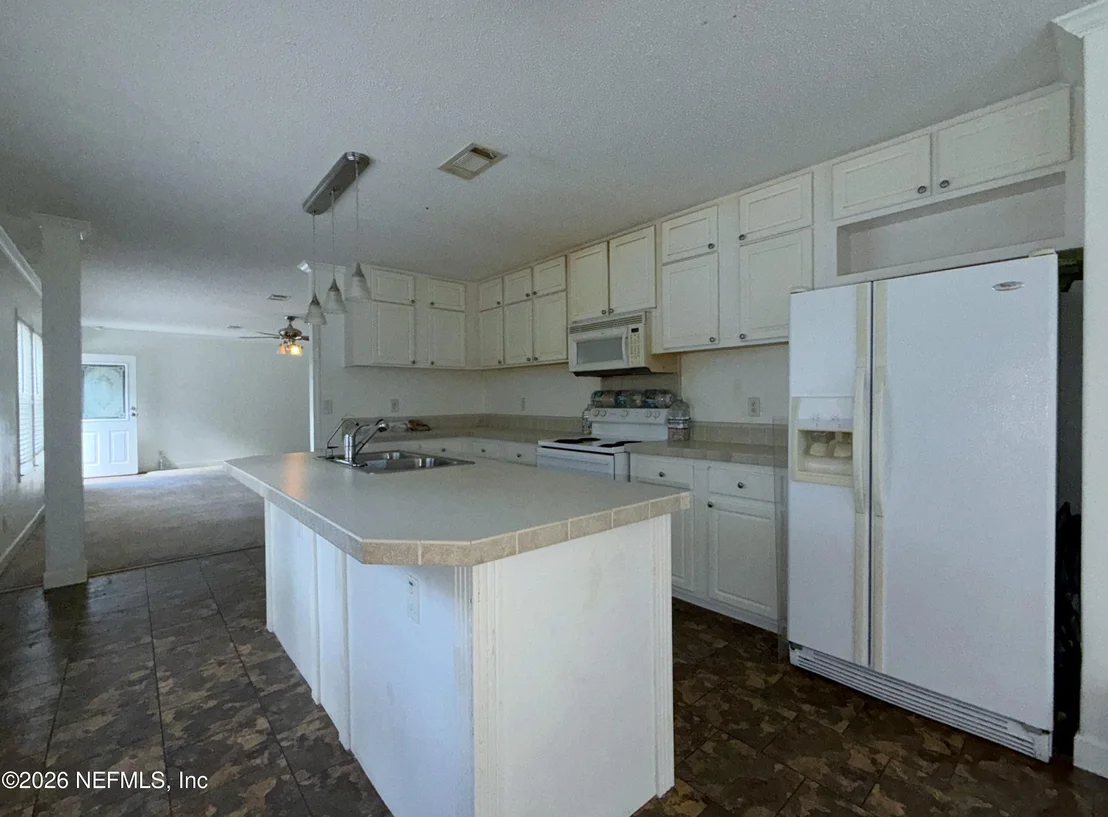 Photo of 136 SHORT PINE Road