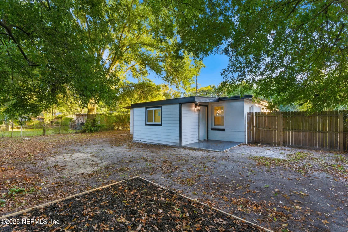 Photo of 2555 BEAVERBROOK Place
