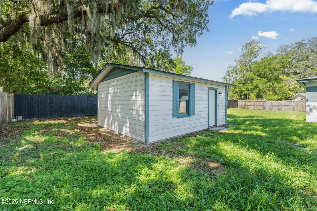 Photo of 2626 LEONID Road